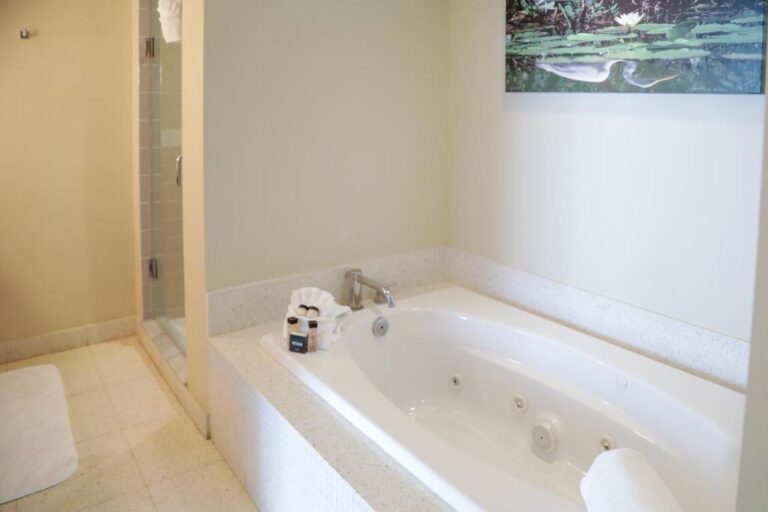 Orchid Key Inn - Adults Only2