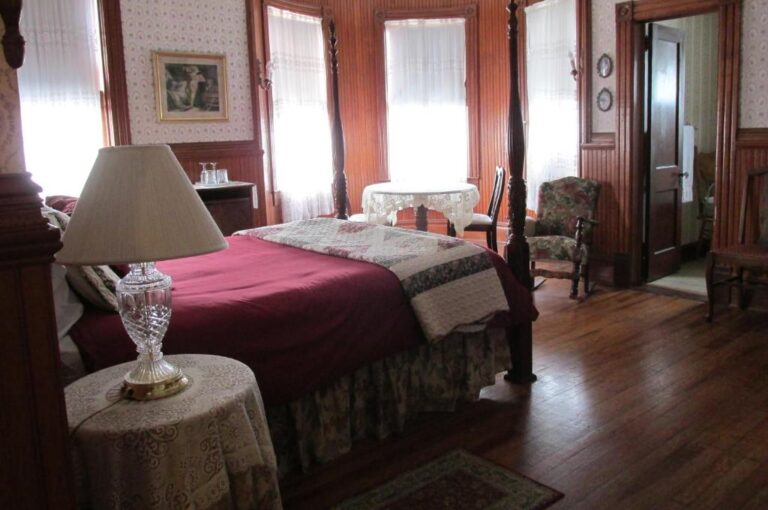 Pensacola Victorian Bed & Breakfast3