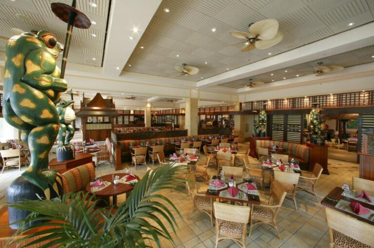 Universal's Loews Royal Pacific Resort2