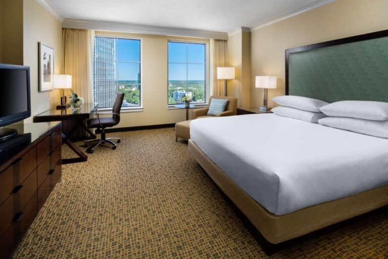 hotels in Atlanta with honeymoon suites 2