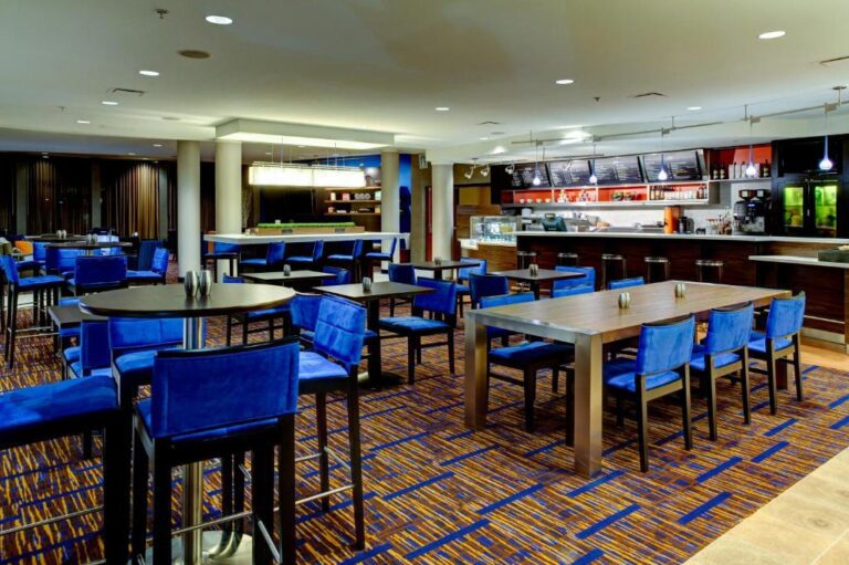 hotels in Atlanta with on-site dining 4
