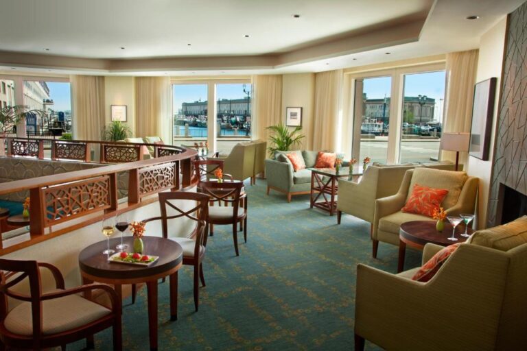hotels in Boston with fancy restaurant on-site