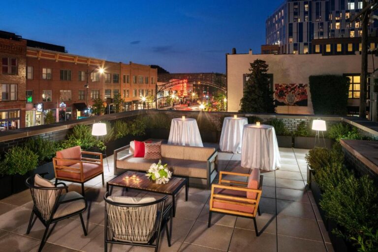 hotels in Columbus Ohio with restaurant on-site 3