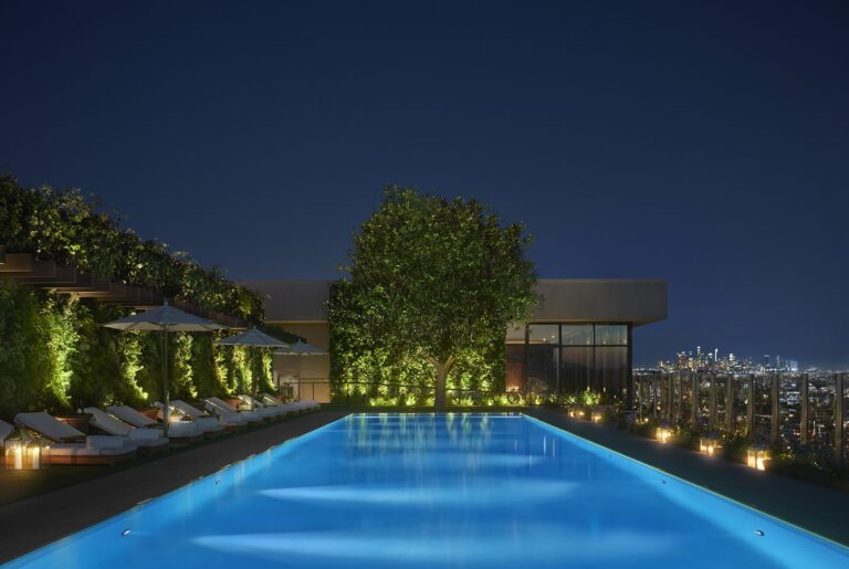 hotels in Los Angeles with on-site spa and wellness center 3