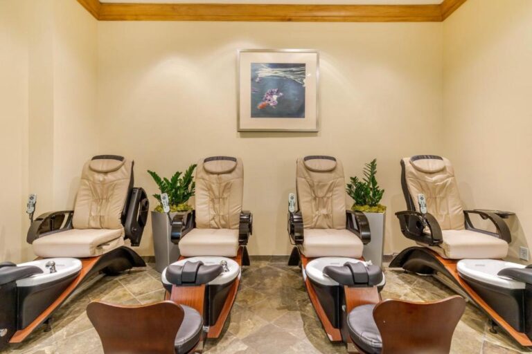 hotels in San Antonio Texas with spa and wellness center 3