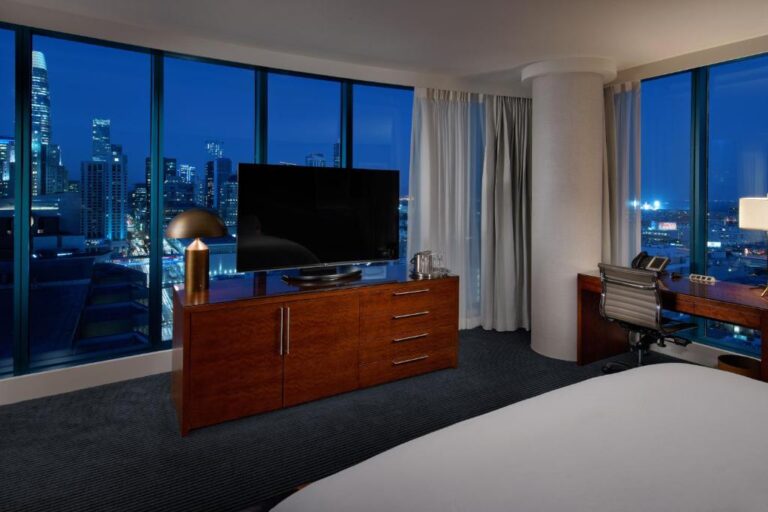 hotels in San Francisco with honeymoon suite