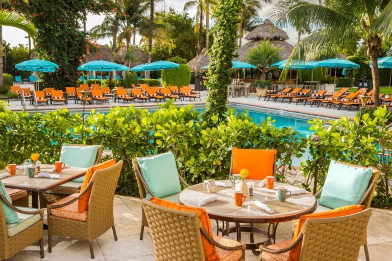 hotels with restaurant in Miami