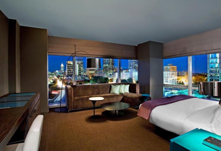 luxury hotels in Atlanta with honeymoon suite 3
