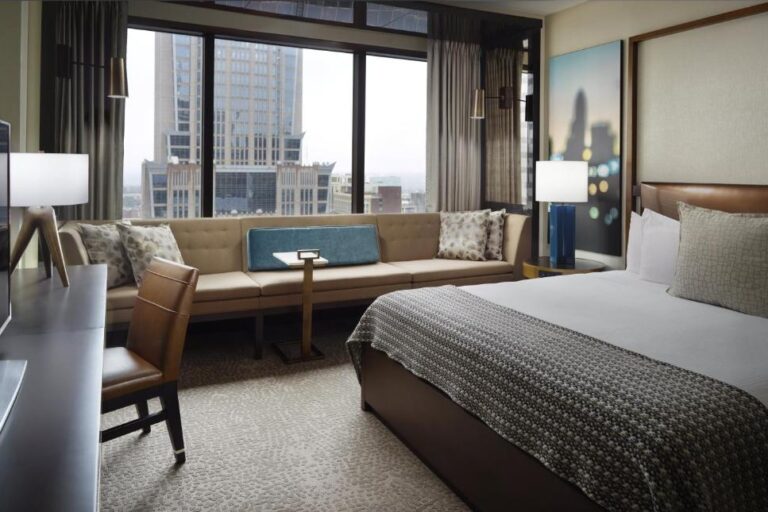 luxury hotels in Charlotte SC with honeymoon suite 4