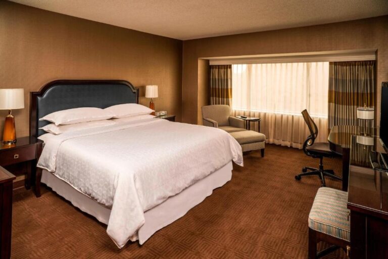 luxury hotels in Columbus Ohio with honeymoon suite 2
