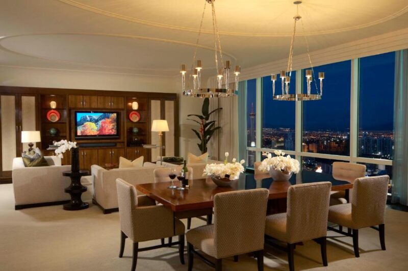 luxury hotels in Las Vegas with honeymoon suites
