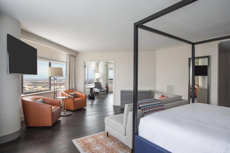 romantic hotels in Boston with honeymoon suites 2
