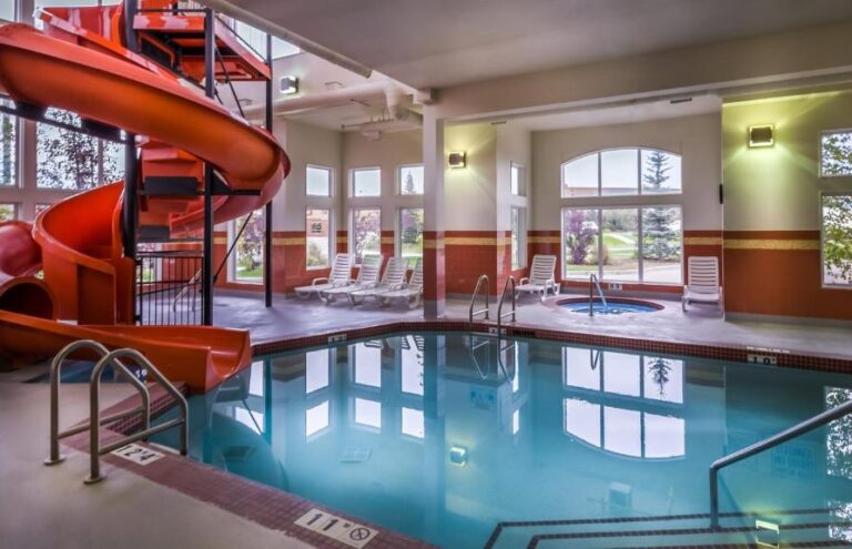 romantic hotels in Calgary with hot tub in room 5