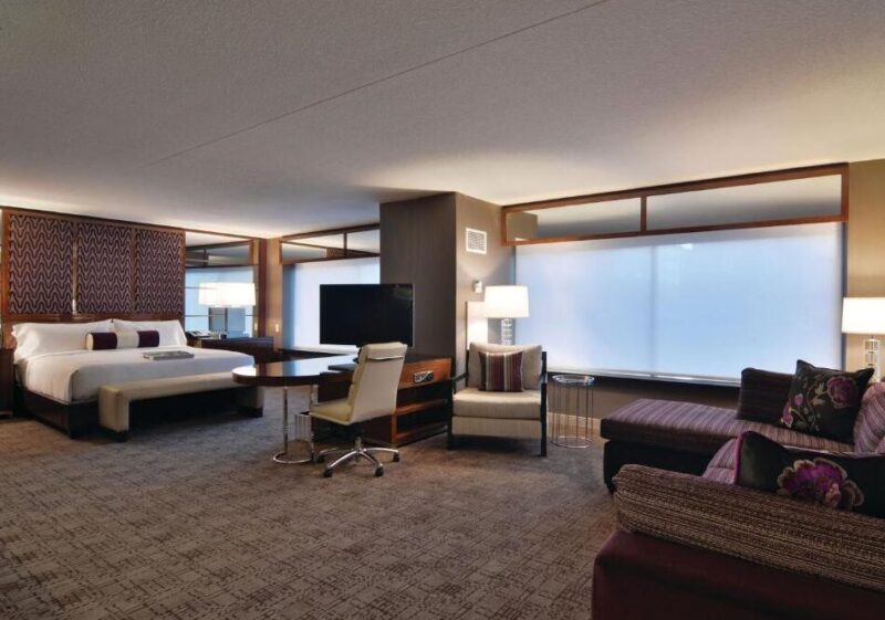 romantic hotels in Las Vegas with honeymoon suite 4