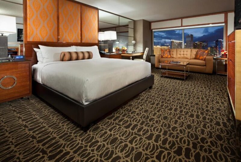 romantic hotels in Las Vegas with honeymoon suite