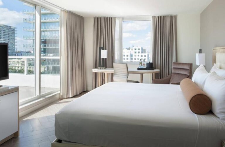 romantic hotels in Miami with honeymoon suites 2