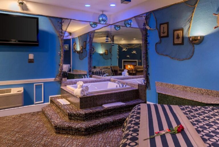 romantic hotels in Philadelphia with honeymoon suites 2