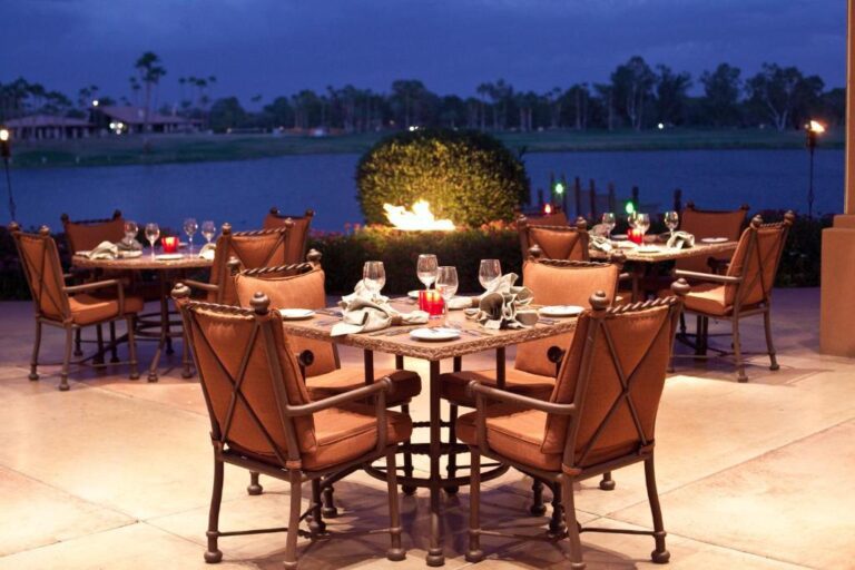 romantic hotels near Phoenix with restaurant on-site