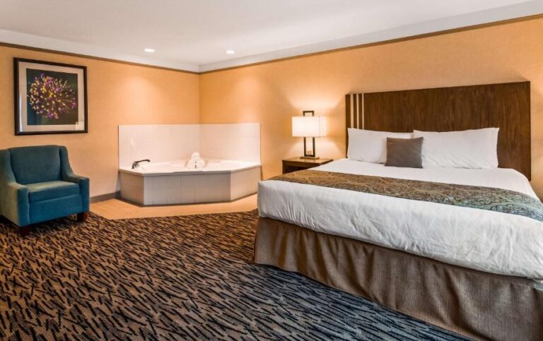 romantic hotels with hot tub in room in Vancouver Canada 2