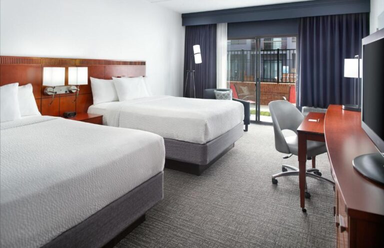 Courtyard by Marriott Raleigh Midtown2