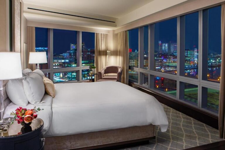 Luxury Hotels in Boston 5