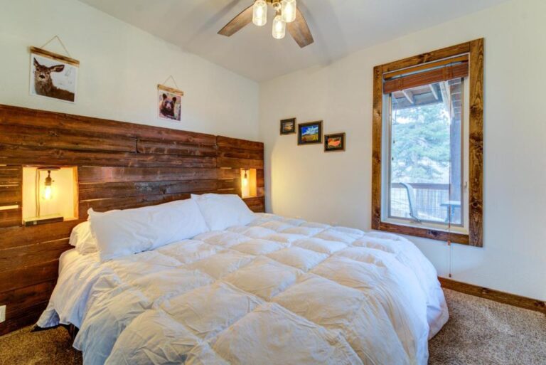 cabin lodge for couples in Colorado with hot tub 2
