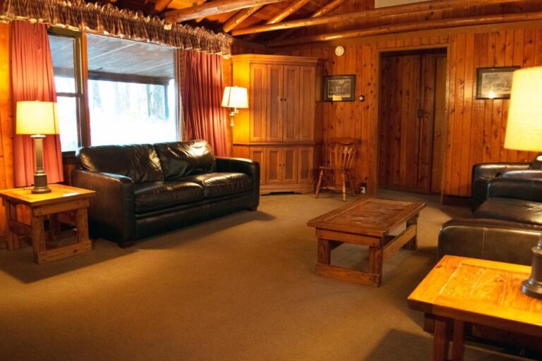 cabins with private hot tub in the Pocono Mountains 2
