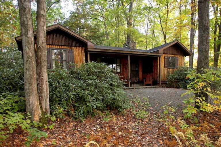 cabins with private hot tub in the Pocono Mountains 3