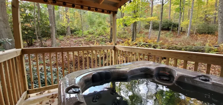 cozy cabins with hot tub in Pennsylvania 4