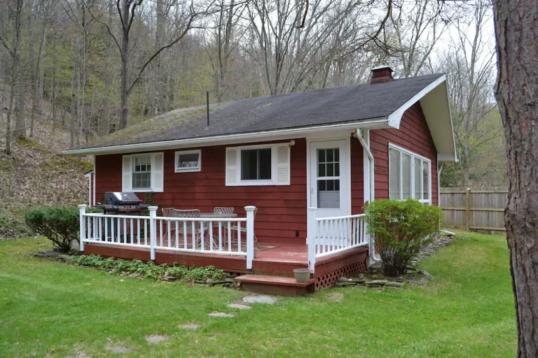 cozy romantic cabin in upstate New York