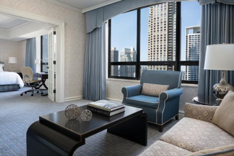 hotel in Chicago with honeymoon suites