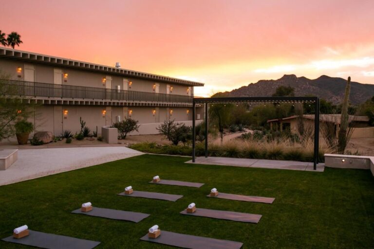 hotels near Phoenix AZ with spa and wellness center 5