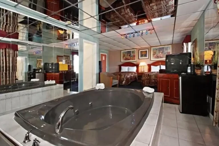 hotels with hot tub in room in Maryland 3