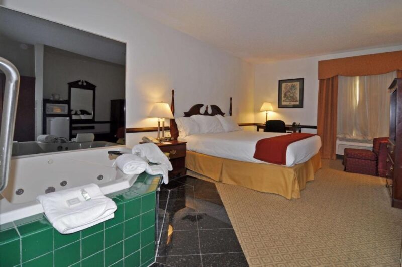 hotels in danville va with jacuzzi in room