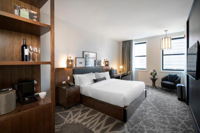 luxury boutique hotels in Chicago 3