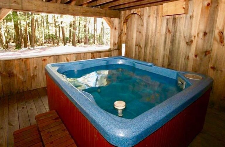 luxury cabin in the Pocono Mountains with hot tub 3