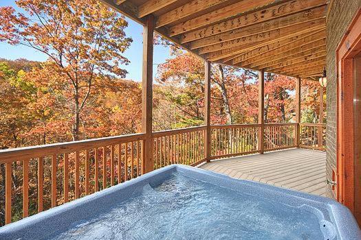 luxury cabins for couples in Gatlinburg