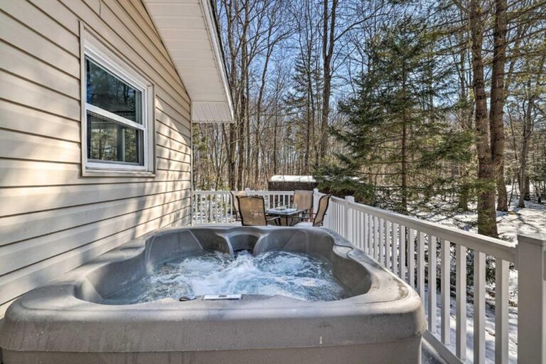 romantic cabin in Pocono with hot tub 3