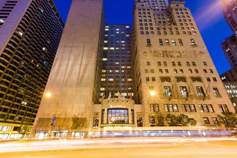 romantic hotels in Chicago with spa and wellness center 4