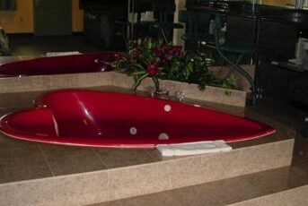 romantic hotels in Miami with bathtub