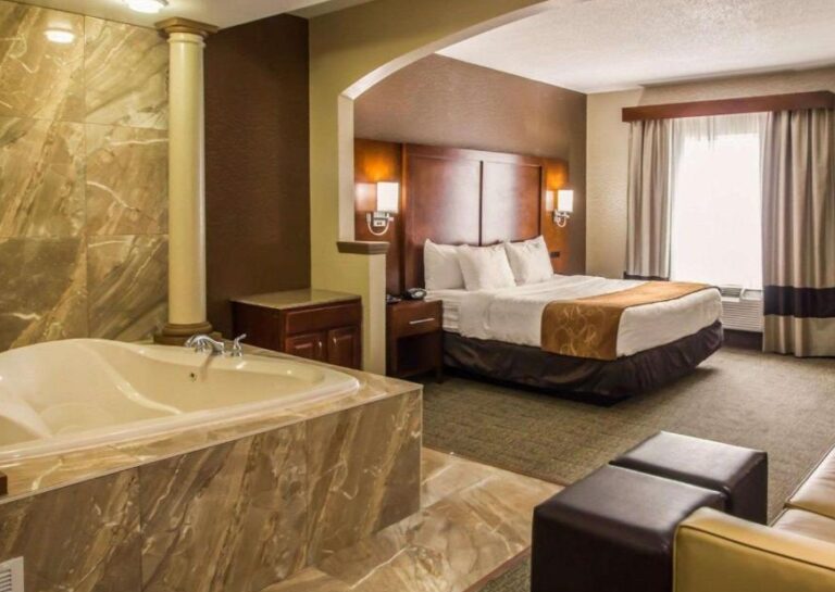 romantic hotels in NYC with hot tub 3