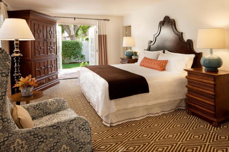 romantic hotels in Palm Springs with hot tub in room 3