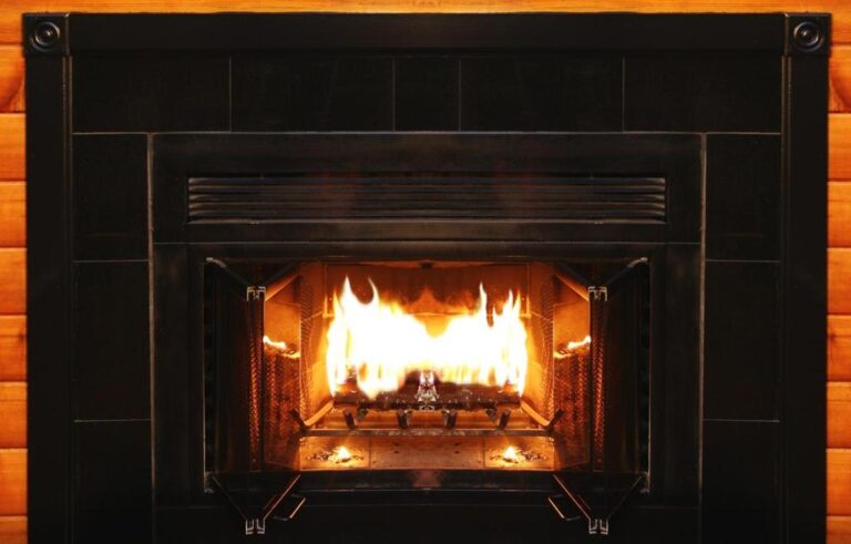 hotels in Poconos with fireplace