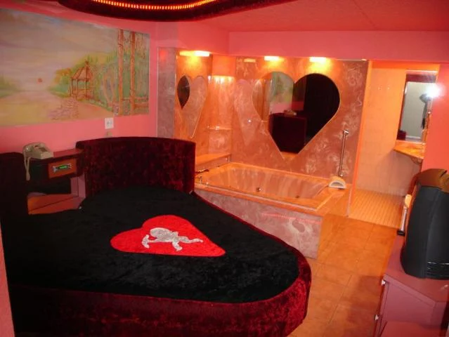 Cool Hotels in Chicago 5