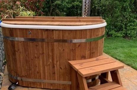 accommodations with hot tub London