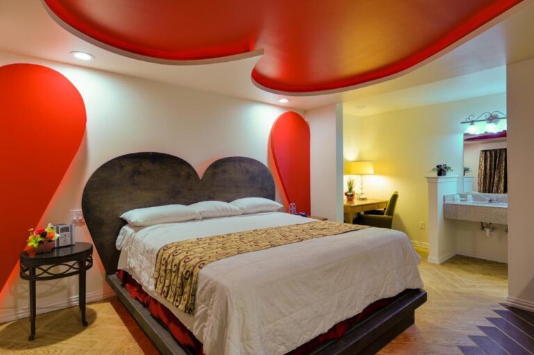 adults only romantic hotels in Dallas 3