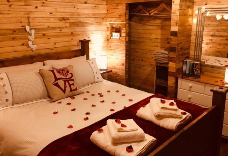 beautiful and romantic cabin in North or Wales 2