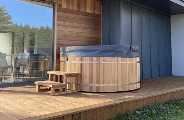 beautiful lodges with hot tub in Norfolk 3
