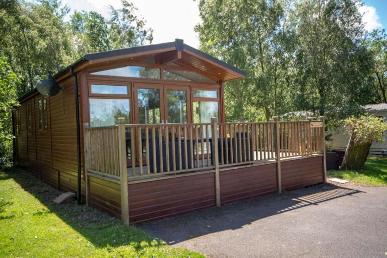 beautiful lodges with hot tub in Northumberland 2