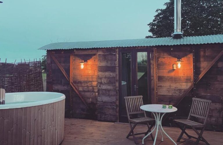 cabins and lodges with hot tub in Suffolk 3